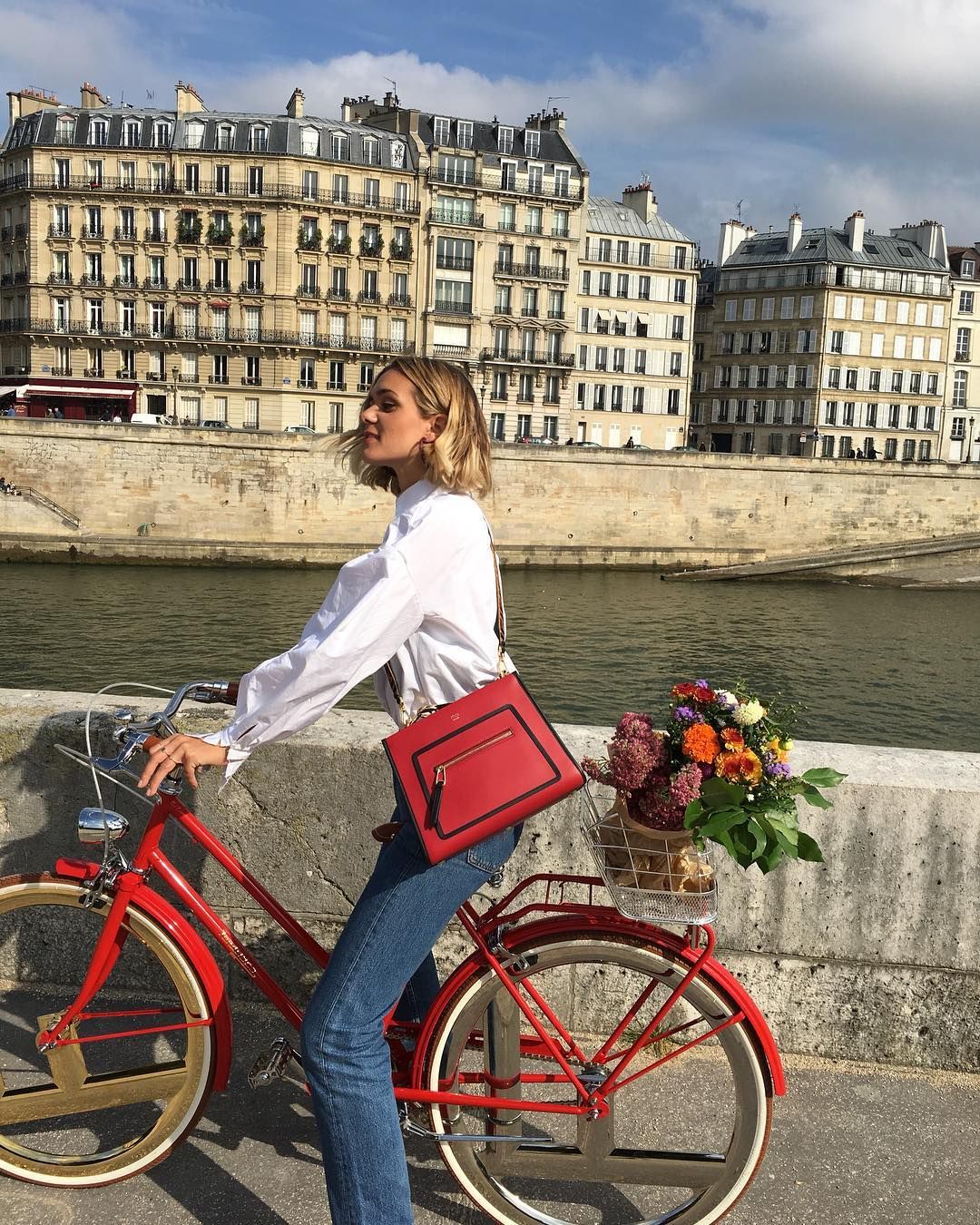 50 Chic French Fashion Influencers to Follow for French Style