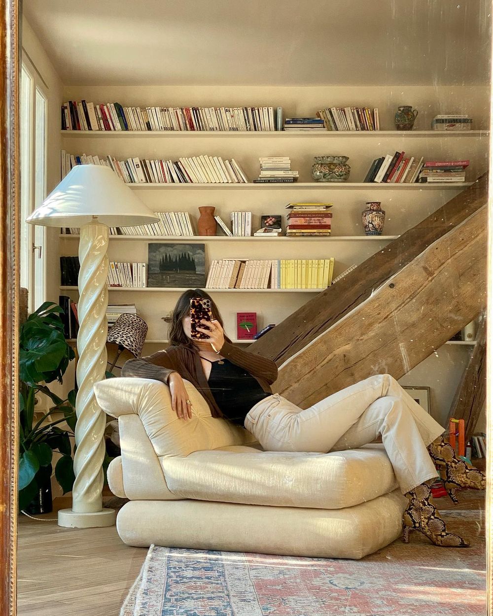 Jeanne damas paris apartment bookshelves