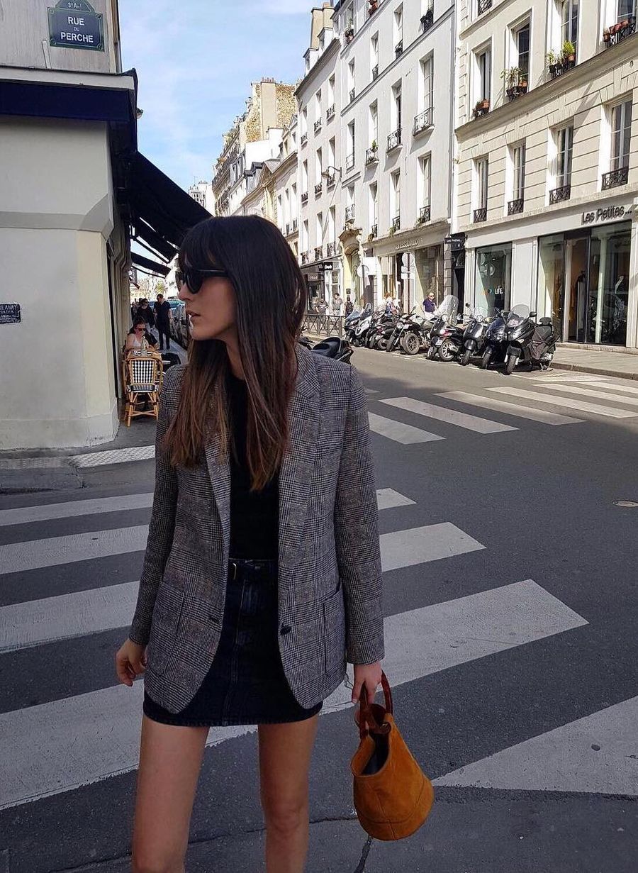 Gray blazer and jean mini skirt with camel bucket bag French Girl Spring style Leia Sfez