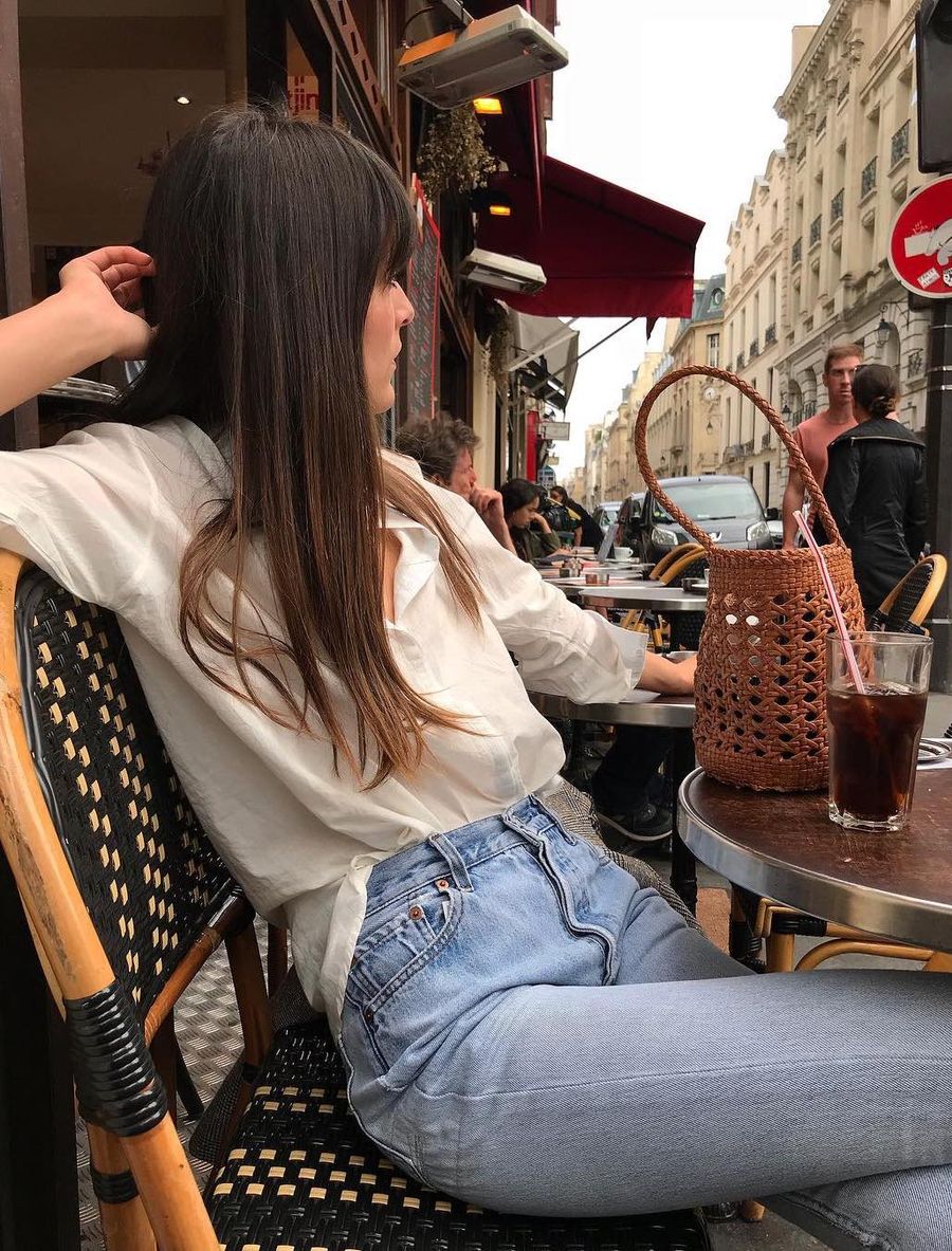 White button up top and blue jeans Leia Sfez French Girl Spring style ideas
