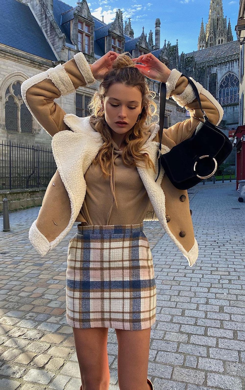 French girl winter style wool skirt chloelecareux