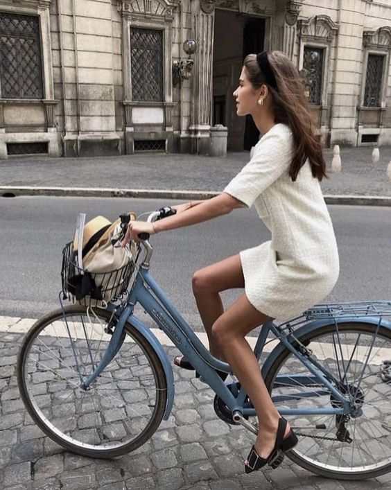 Things French girls do Ride a bike in Paris