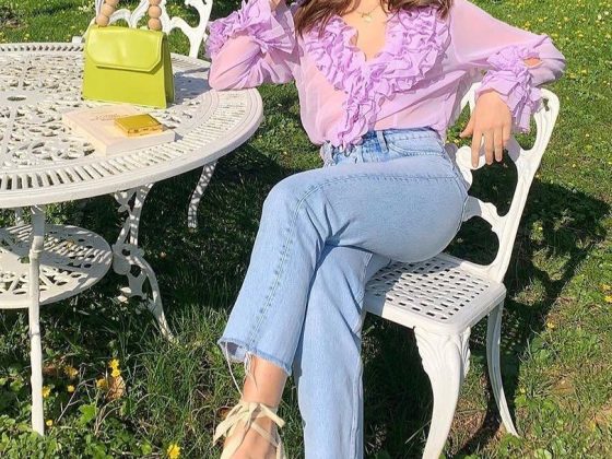 French girl Espadrilles Lavender top light wash jeans Spring @_paulineleroy_