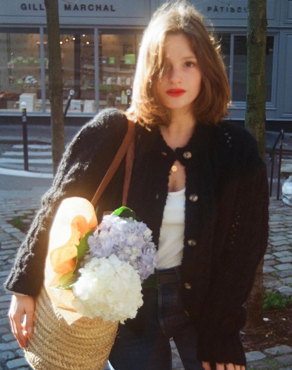 French girl Straw tote basket bag outfit @camilleyolaine