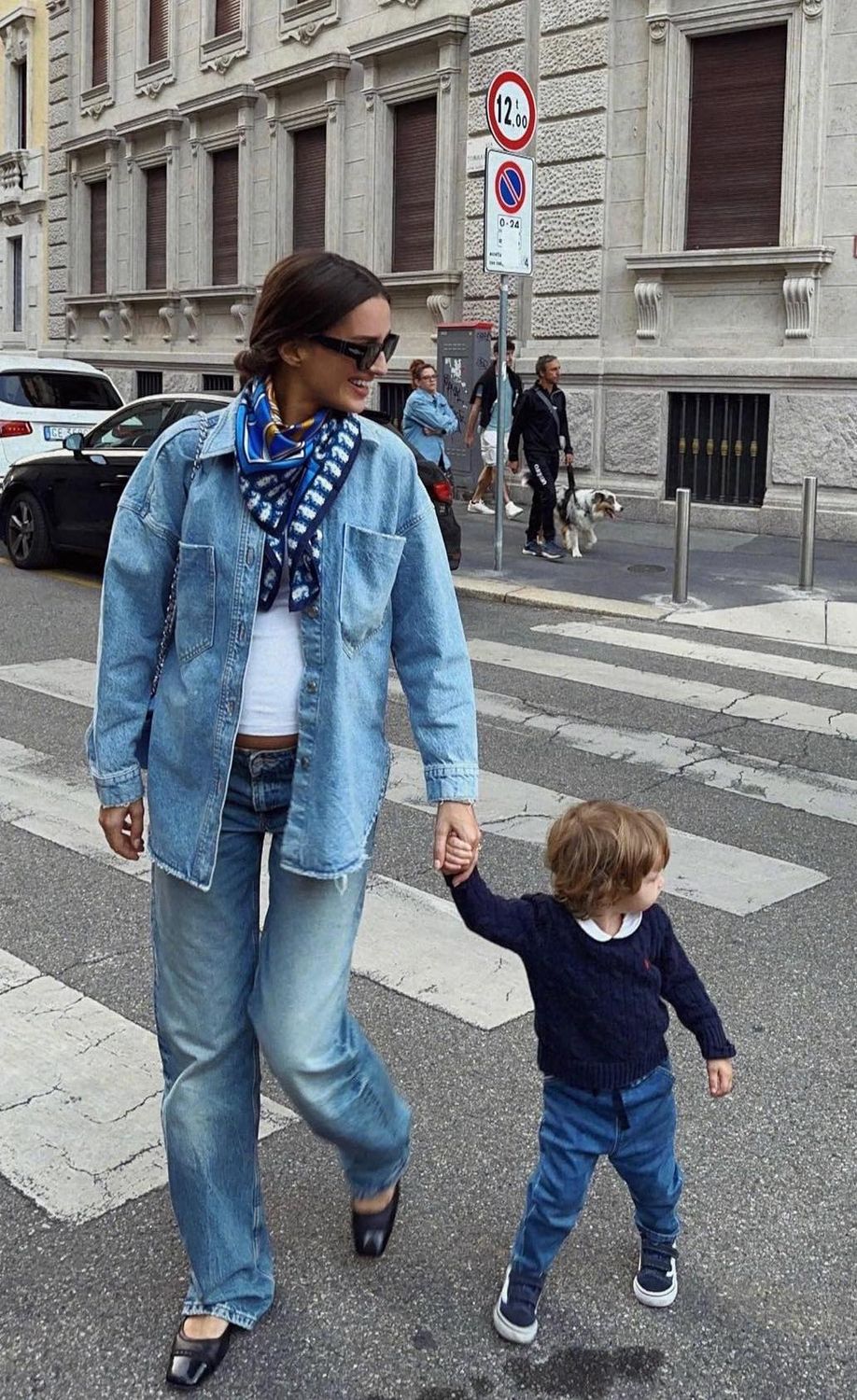 French girl Mom style jean jacket gabriellecaunesil