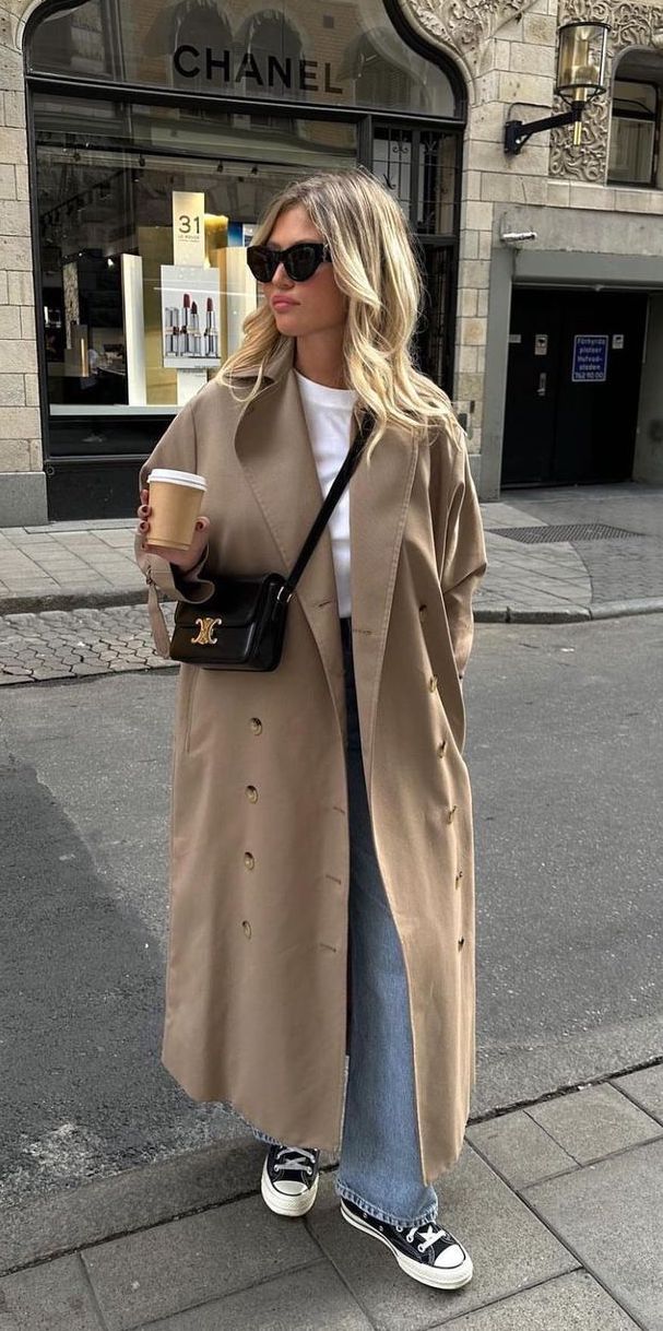French girl trench coat outfit jeans converse marine_diet