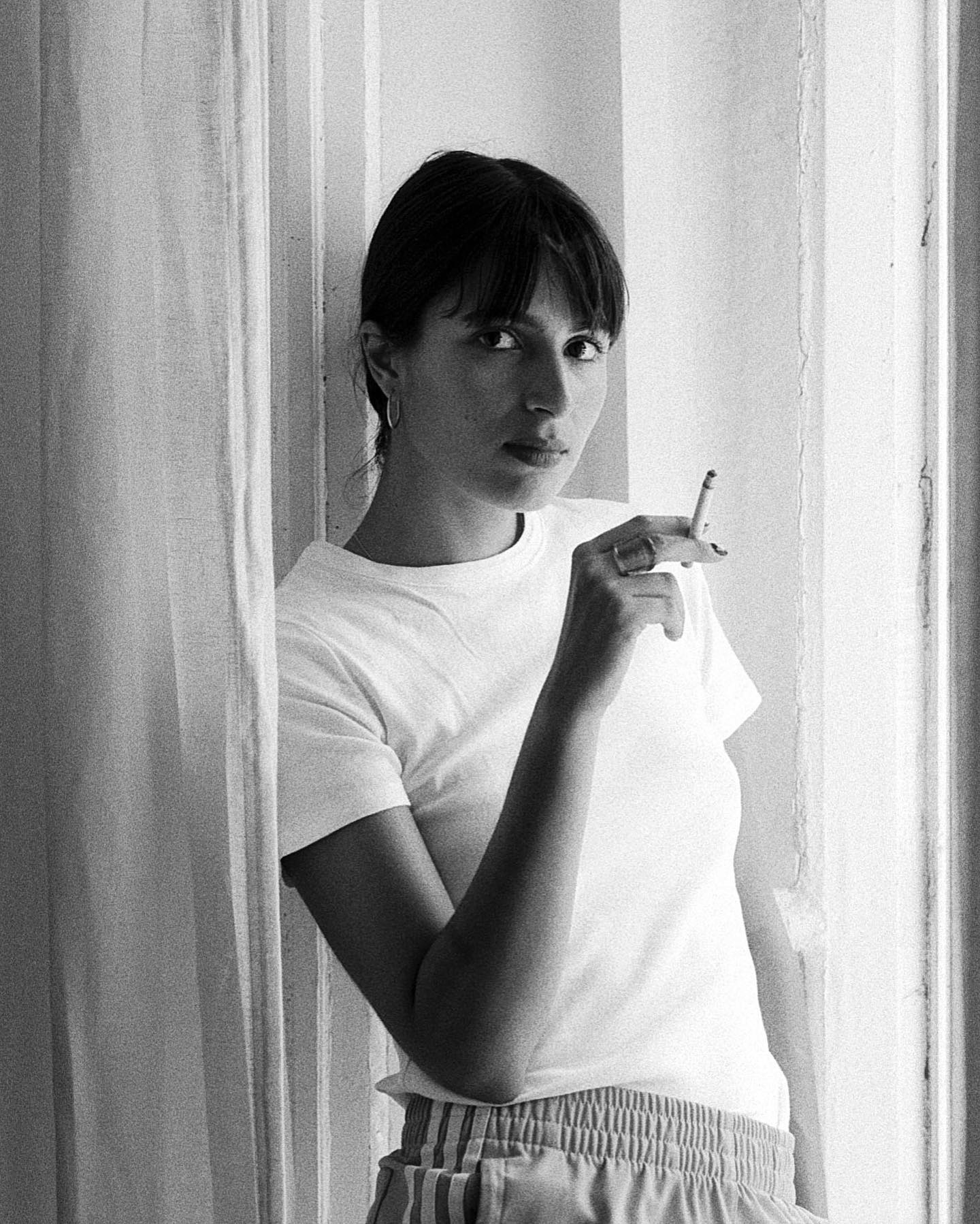 how to wear a french white t shirt outfit tamaramory
