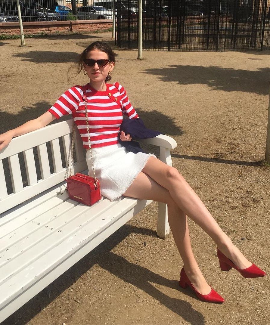 French Striped sweater outfits red white skirt red shoes summer verena.fw_